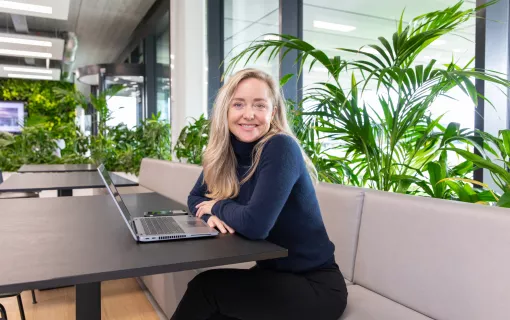Lees de ervaring van Anne-Roos over een ooglidcorrectie bij de Helene Schweitzer kliniek.