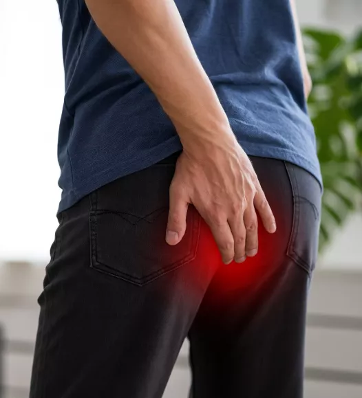 Man met abces aan anus - te behandelen bij de Helene Schweitzer kliniek.