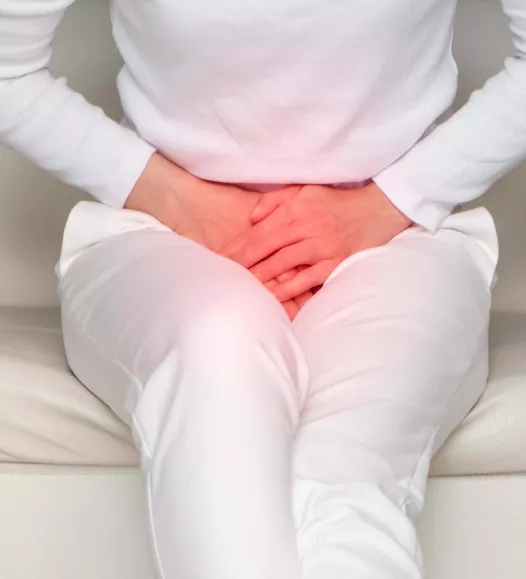 Vrouw met incontinentie. Ongewild urineverlies is te behandelen bij de Helene Schweitzer kliniek.
