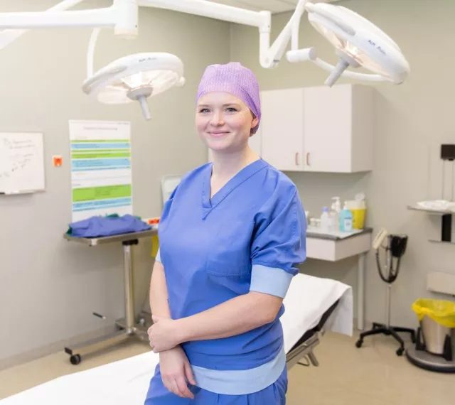 Plastisch chirurg Femke Mathot werkt bij de Helene Schweitzer kliniek