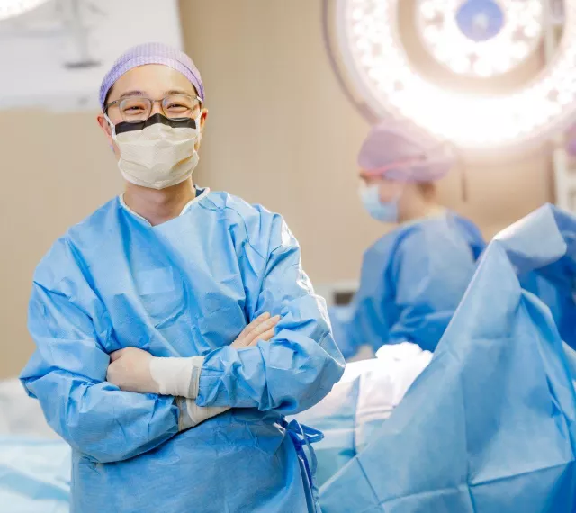 Plastisch chirurg Chao Claushuis werkt bij de Helene Schweitzer kliniek