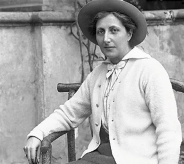 Helene Schweitzer-Bresslau (1879-1957) was een medische missionaris, verpleegkundige en de vrouw van Albert Schweitzer, met wie ze samen het Albert Schweitzer ziekenhuis in Lambarene (Gabon) heeft opgericht.